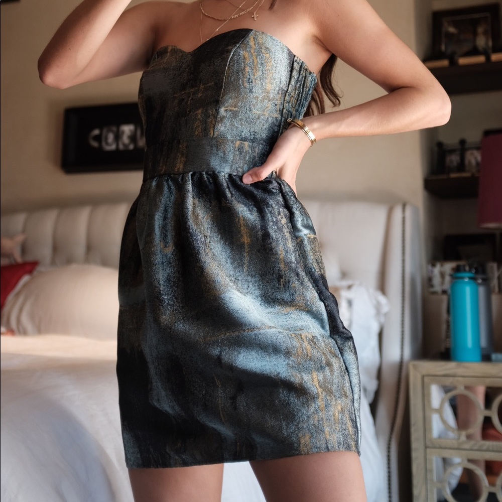 Strapless dress